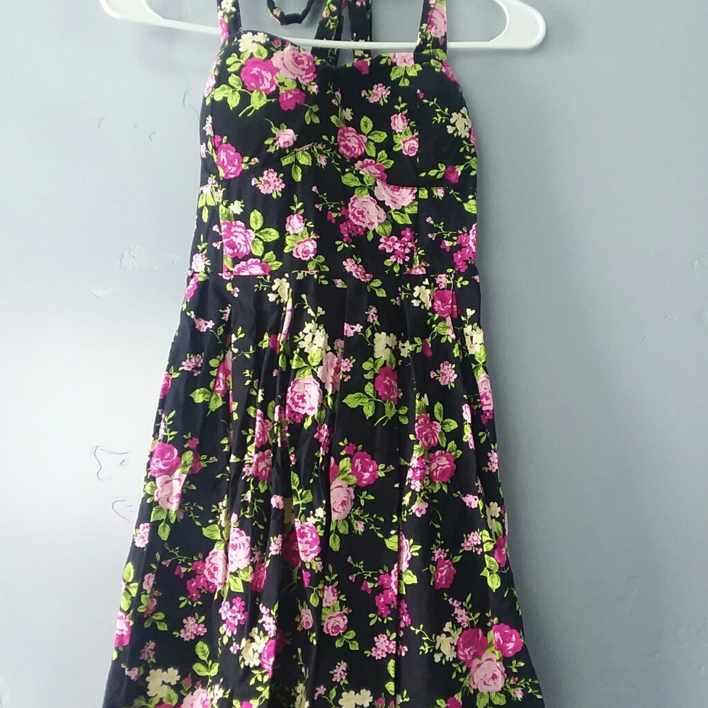 Beautiful dress!!